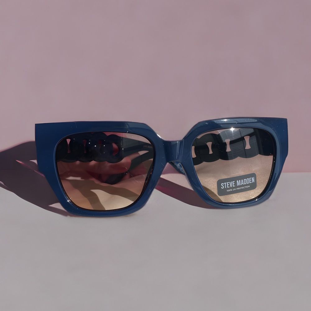 🌟NWT Steve Madden Blue Sunglasses